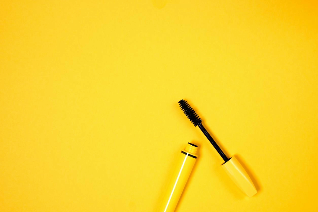 Sfondo pubblicitario di colore giallo