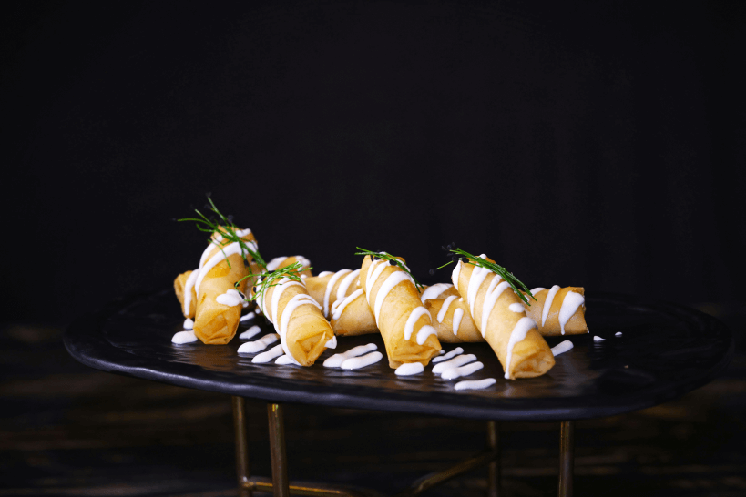 Photographie culinaire sur fond noir