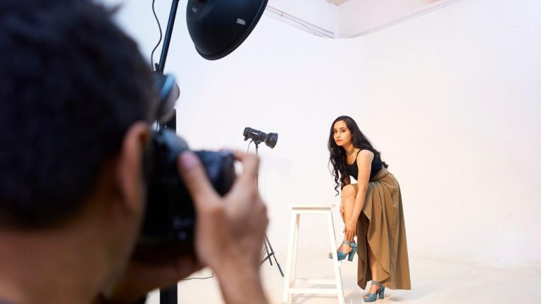 Sessão fotográfica de modelo com as melhores ideias inovadoras